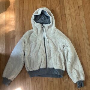 Lululemon Reversible Sherpa and Grey Cropped Jacket Size L